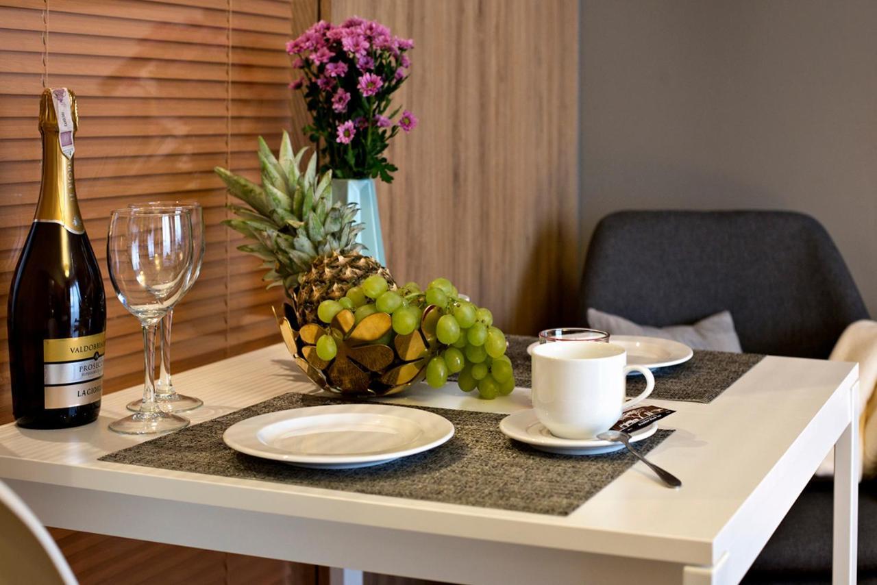 Wolska Residence Serviced Apartments Varsavia Esterno foto